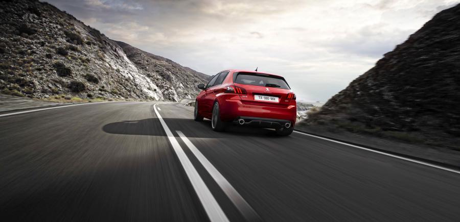  Peugeot 308 GTi 2015 года  (фото 8 из 65)